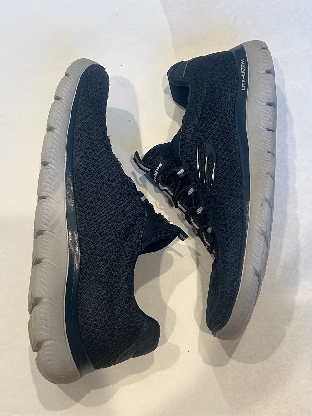 Skechers Men's Navy Blue Knit Athletic Sneakers slip on Light Gray Sole 10